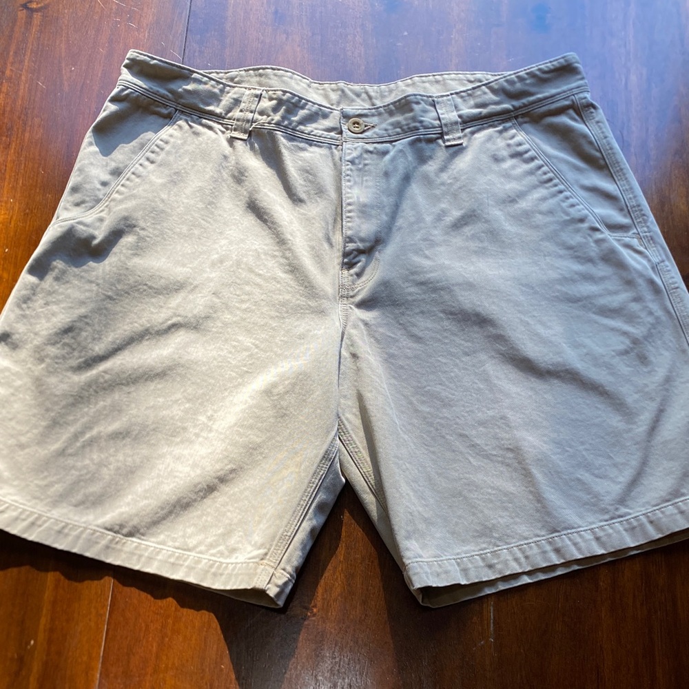 The North Face Men's Tan Flat Front Shorts Size 40